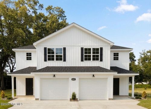 a-4367 W Pine St, Farmville, NC, 27828-1697 | Card Image