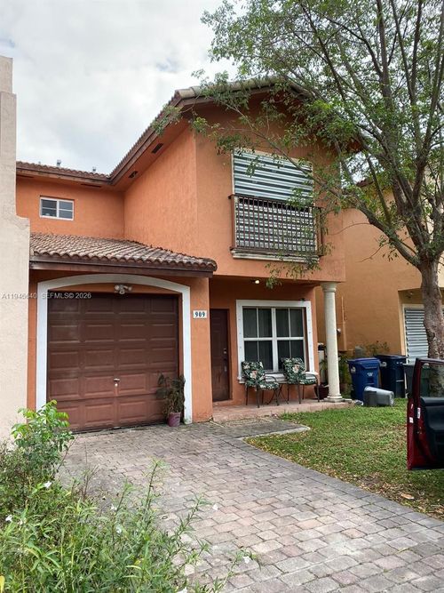 909 Sw 6th Pl, Florida City, FL, 33034-4673 | Card Image