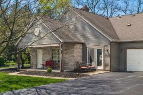 7645 Redman Ln, Reynoldsburg, OH, 43068-8119 | Card Image