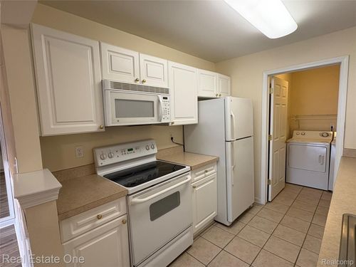 3606 Tremonte Cir S, Oakland Twp, MI, 48306-5008 | Card Image