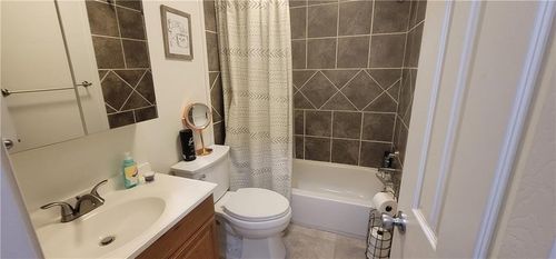 401 E 9th St, Kearney, MO, 64060-8695 | Card Image