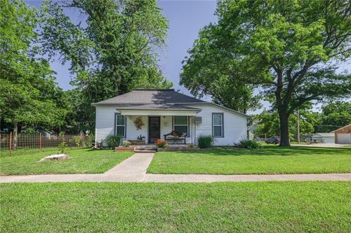 311 E Mary St, Yates Center, KS, 66783-1449 | Card Image