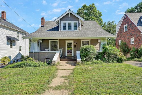 1831 Maiden Ln Sw, Roanoke, VA, 24015-2415 | Card Image