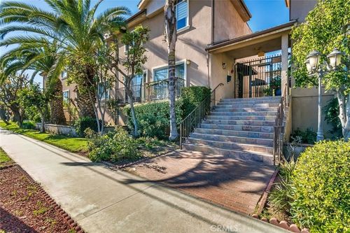 11-6525 Woodman Ave, Sherman Oaks, CA, 91401-5829 | Card Image