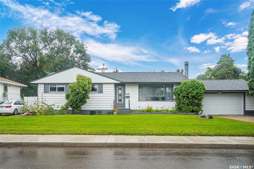 2107 Cumberland Avenue S, Saskatoon, SK, S7J1Z2 | Card Image