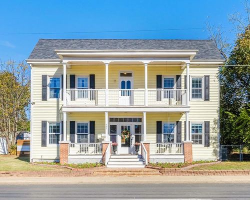 407 E Alamo St, Brenham, TX, 77833-3805 | Card Image