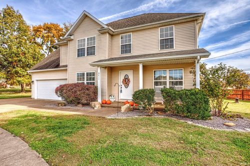 8411 Countrywood Ct, Newburgh, IN, 47630-9309 | Card Image