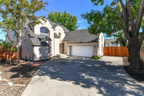 26 Lloyd Ct, Napa, CA, 94558-2266 | Card Image