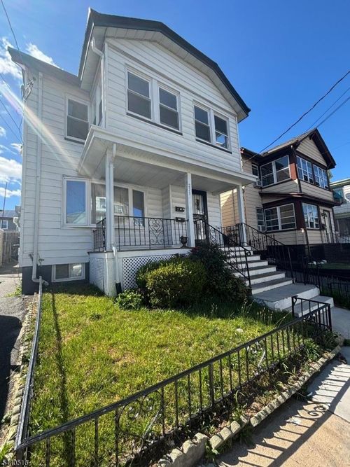 1-271 Vermont Ave, Irvington, NJ, 07111-2613 | Card Image