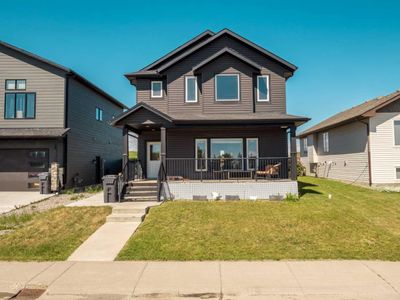 1016 Livingston Way, House detached with 4 bedrooms, 3 bathrooms and 2 parking in Pincher Creek AB | Image 1