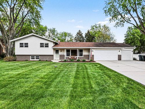 10S287 Alma Ln, Naperville, IL, 60564-9636 | Card Image