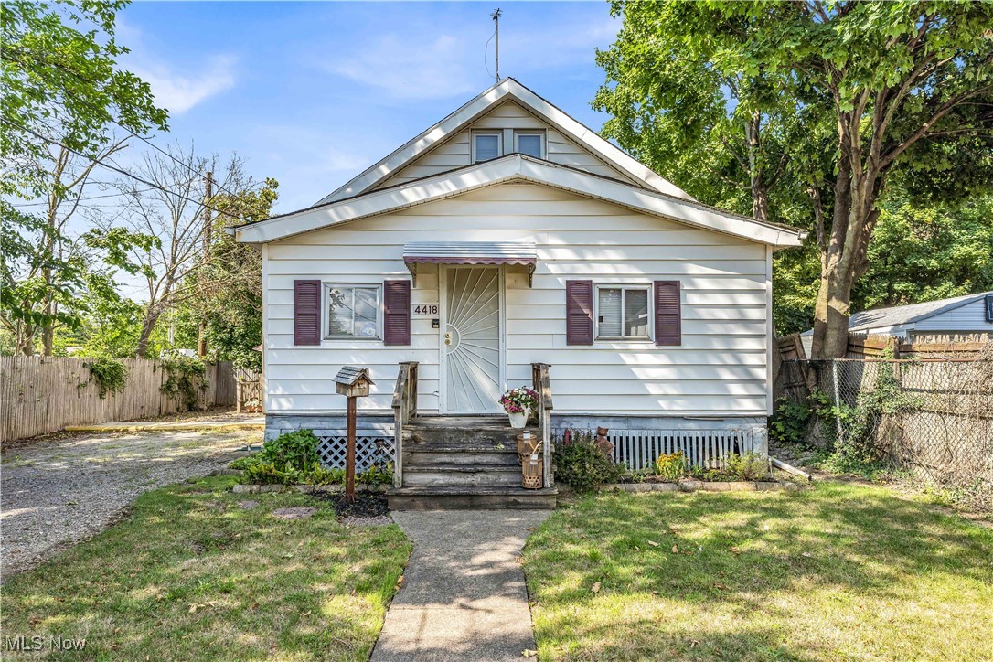Germaine Ave, Cleveland, OH 44109