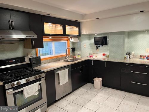 818 Burgess St, PHILADELPHIA, PA, 19116-2928 | Card Image