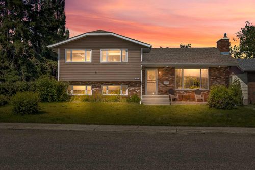 3411 51a Ave, Innisfail, AB, T4G1H4 | Card Image