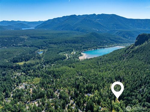 17528 425th Ave Se, North Bend, WA, 98045-9344 | Card Image