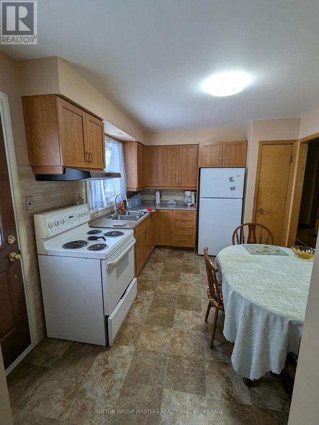 2212 Battersea Rd, House other with 3 bedrooms, 3 bathrooms and 6 parking in Glenburnie ON | Image 4