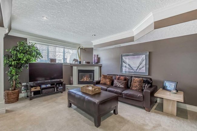 37 Rowland Lane, Home with 3 bedrooms, 2 bathrooms and 2 parking in Okotoks AB | Image 23