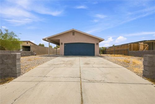 562 Palo Verde Dr, Bullhead City, AZ, 86442-6211 | Card Image