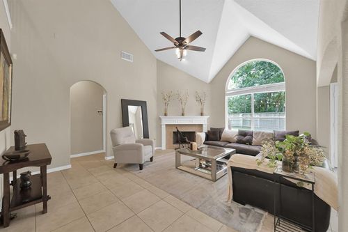 2 Colewood Ct, The Woodlands, TX, 77382-1472 | Card Image