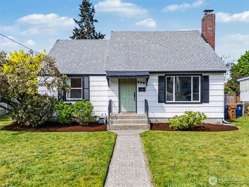 622 N Howard Street E, Tacoma, WA, 98406 | Card Image