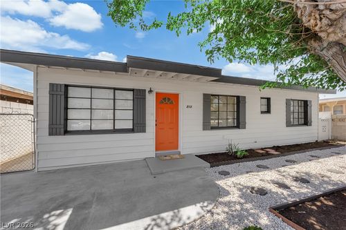 212 N Minnesota St, Las Vegas, NV, 89107-1821 | Card Image