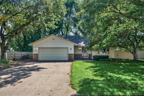 1390 76th Ave Ne, Fridley, MN, 55432-3612 | Card Image