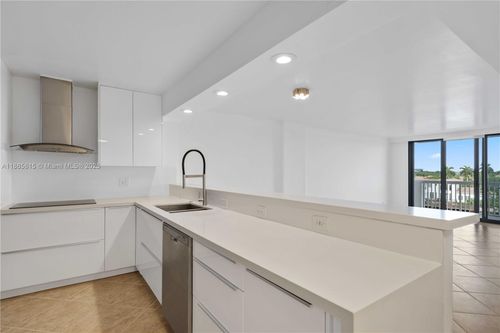 apt-5c-1500 S Ocean Dr, Hollywood, FL, 33019-2346 | Card Image