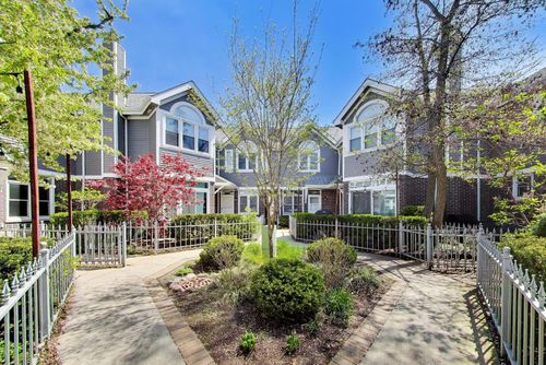 d-3331 N Racine Ave, Chicago, IL, 60657-3235 | Card Image