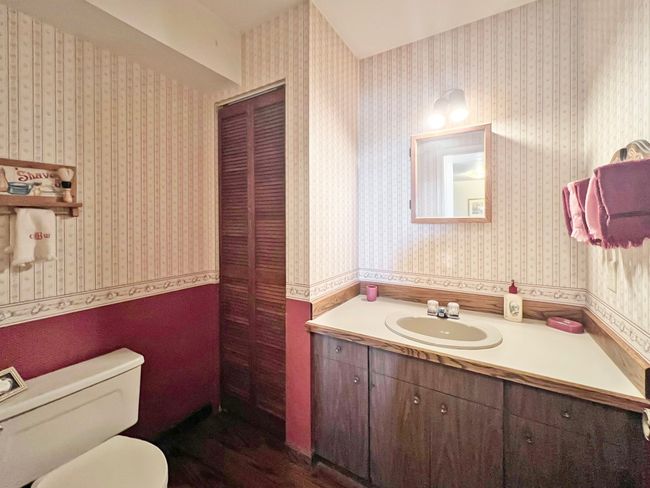 1/2 Bathroom | Image 17