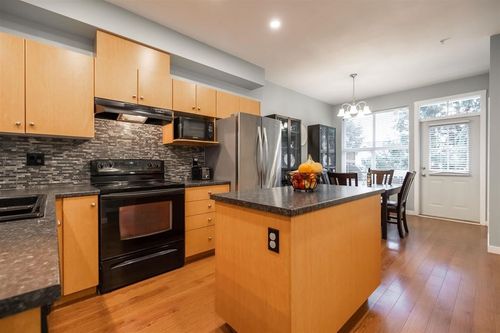 37-20460 66 Ave, Langley, BC, V2Y3B6 | Card Image