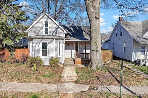 1109 La Salle St, Belleville, IL, 62221-4817 | Card Image