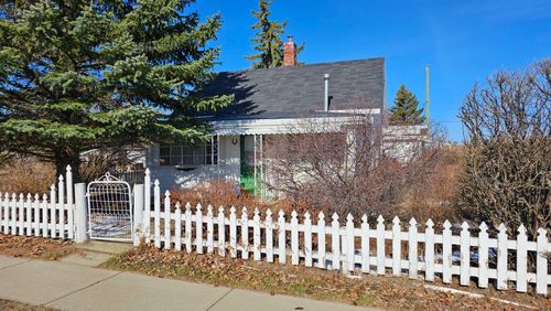 200 Lucknow St, Veteran, AB, T0C2S0 | Card Image