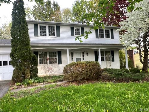 8190 Old Sunridge Dr, Manlius, NY, 13104-2212 | Card Image
