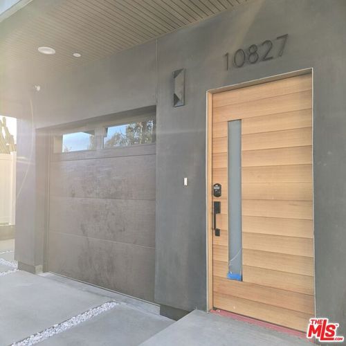 10827 Peach Grove Street, North Hollywood, CA, 91601 | Card Image