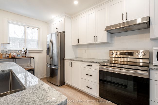 115 William Roe Blvd, House other with 5 bedrooms, 3 bathrooms and 3 parking in Newmarket ON | Image 14