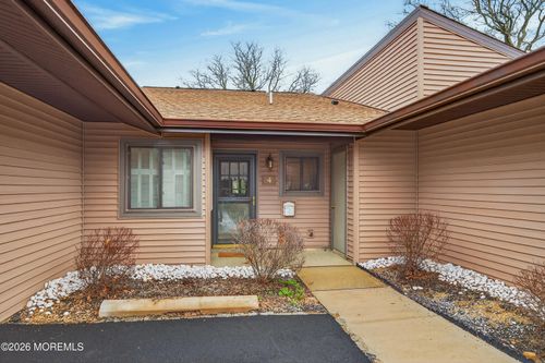 4 Friendship Ct, Red Bank, NJ, 07701-5406 | Card Image
