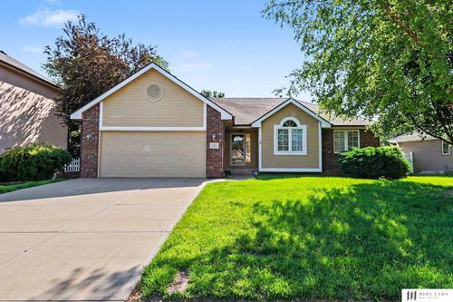 123 Wilma Rd, Papillion, NE, 68133-3334 | Card Image