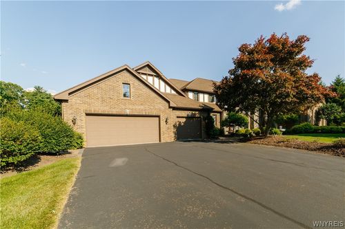 7 Beauclaire Ln, Fairport, NY, 14450-4619 | Card Image