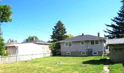 622 10 St N, House detached with 3 bedrooms, 2 bathrooms and 3 parking in Lethbridge AB | Image 3