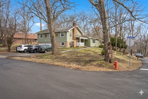 714 Elmwood Dr, Carpentersville, IL, 60110-1922 | Card Image