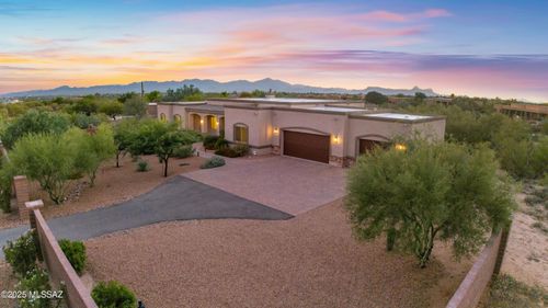 10355 N La Cholla Boulevard, Oro Valley, AZ, 85742 | Card Image