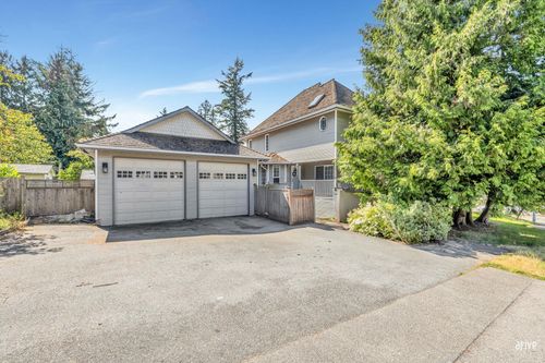 13596 60 Ave, Surrey, BC, V3X2M6 | Card Image