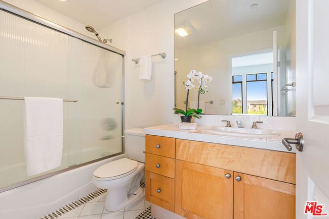 APT-335 - 5625 Crescent Park W, Condo with 2 bedrooms, 3 bathrooms and 2 parking in Playa Vista CA | Image 15