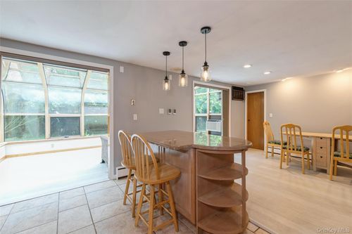 28 Campus Ln, Ronkonkoma, NY, 11779-1925 | Card Image
