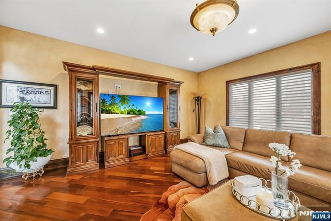 10 Fox Ter, House other with 6 bedrooms, 8 bathrooms and null parking in Cliffside Park NJ | Image 6