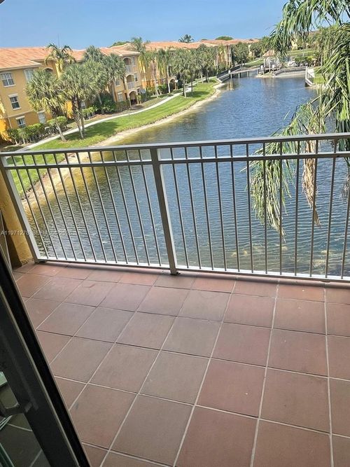 apt-308-165 Nw 96th Ter, Pembroke Pines, FL, 33024-6281 | Card Image
