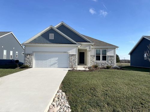 W218N16022 Tiger Lily Drive, Jackson, WI, 53037 | Card Image