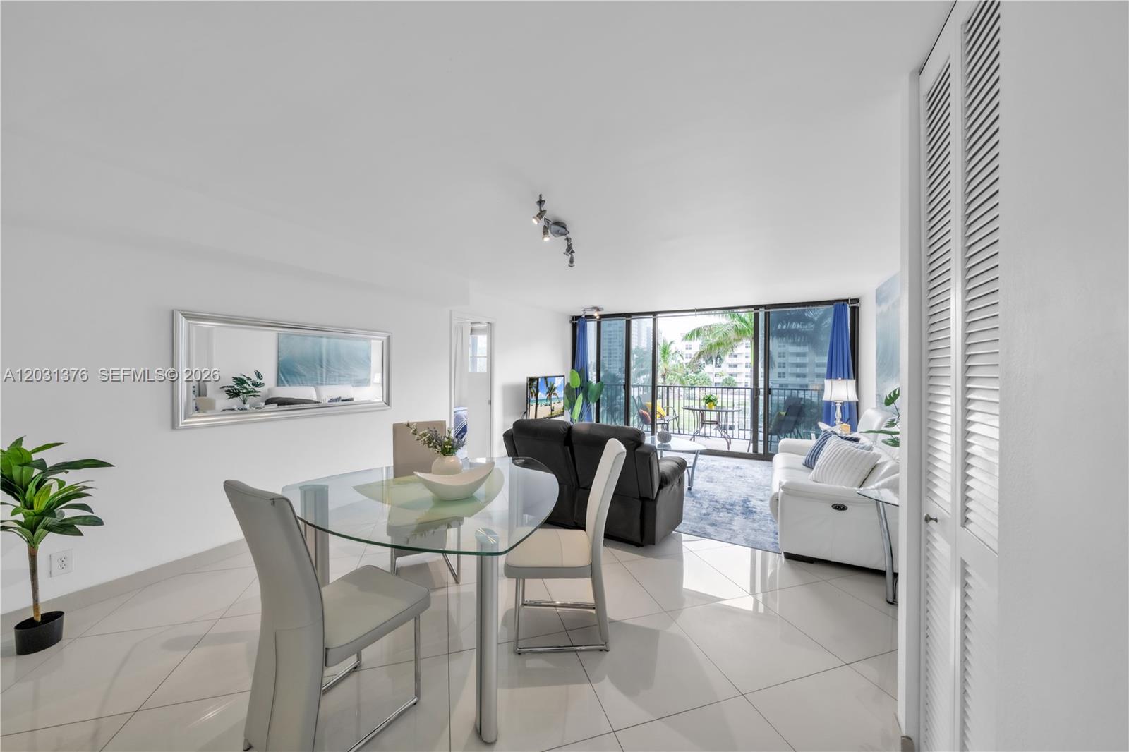 Residential in Hollywood 2