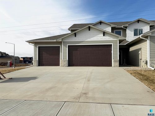 5931 S Spirea Ave Avenue, Sioux Falls, SD, 57108 | Card Image