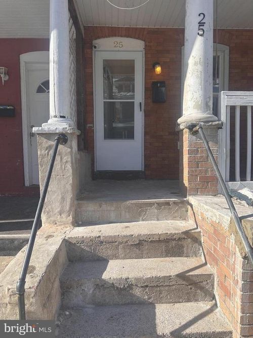 25 Murray St, Trenton, NJ, 08618-5513 | Card Image